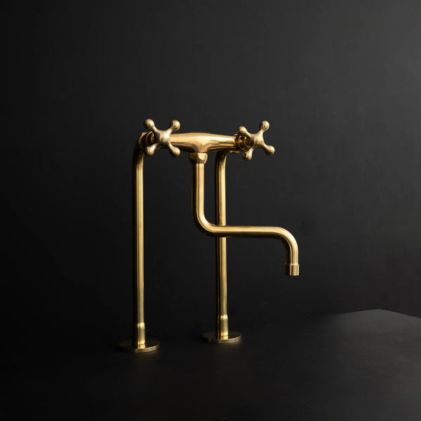 Downward spout brass kitchen faucet – precision flow design, front view